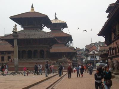 ネパールの首都カトマンドゥNo.2：スワヤンブナートの仏塔とパタンのダルバール広場（改訂版）
