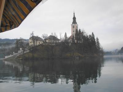 スロヴェニアからクロアチアへ世界遺産を巡って　（２）ブレッド湖と城