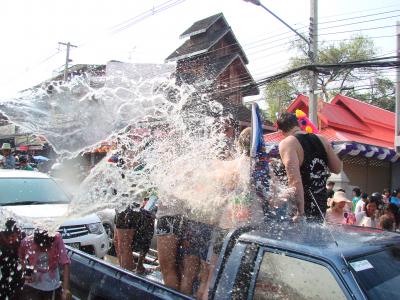 チェンマイ徒然草　其の二百五十二　ソンクラーン（水掛祭り）。