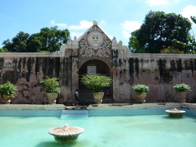 ジョグジャカルタ　水の宮殿と地下道跡