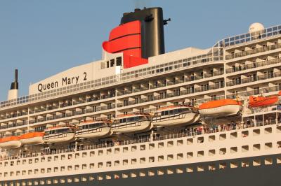「クィーンメリー2」大阪入港(震災の前日)
