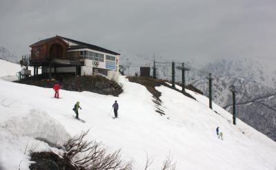 まだ山は冬「八方尾根」雪中訓練?・・！！