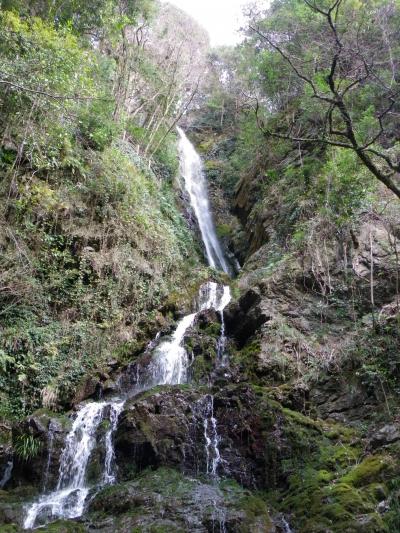 肱川上流の『白滝公園』（大洲市）◆2011春・愛媛県の滝めぐり【その３】