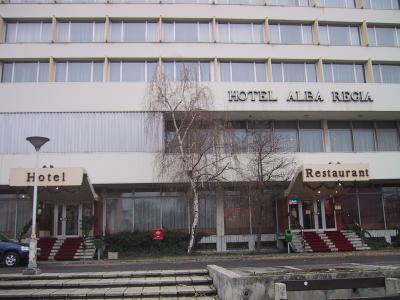 セーケシュフェヘールバール　アルバレギアホテル