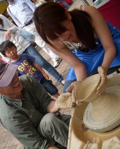 2011 波佐見陶器市でロクロ体験^^