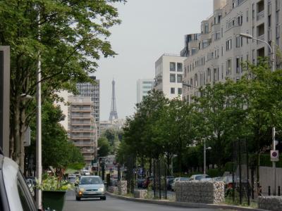 初夏、しょうか日が長いパリ