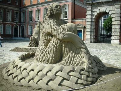 ダブリン_Dublin　シャムロックとハープ！ケルトの伝統と発展が混在する街