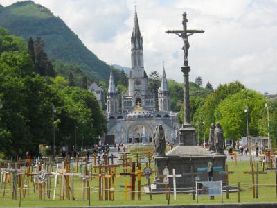 世界中から巡礼者が集まるカトリックの聖地ルルド