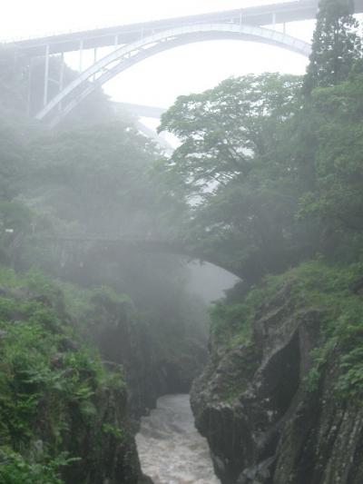 神都高千穂大橋、大橋、神橋を一緒に眺める。