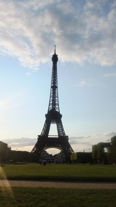 フランスドライブ周遊8日間（世界遺産とグルメの旅）＜パリ＞