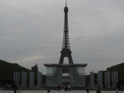 花の都パリのシンボルであるエッフェル塔