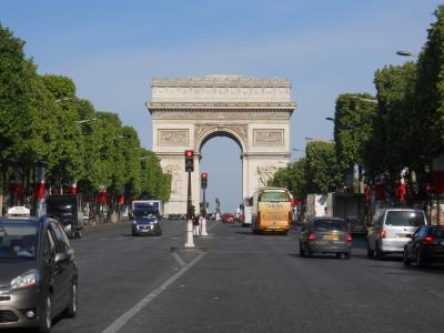 パリ最後の日は、最も華やかなシャンゼリゼ通りへ