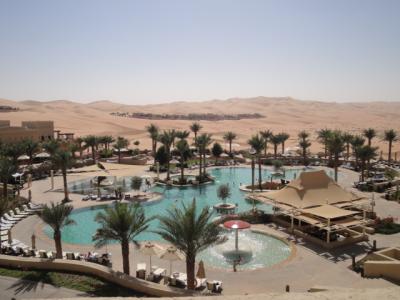 アブダビの砂漠リゾートQasr Al Sarab Desert Resort byAnantara