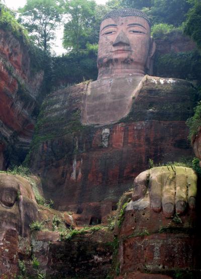 ”中国１０の世界遺産を歩く旅”　（１４）　　楽山大仏