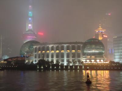 2011  上海･蘇州　激安旅行　二日目は、黄浦江ナイトクルーズで〆です。