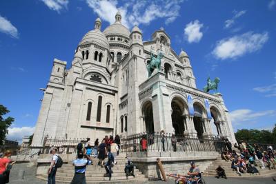 モンマルトルの丘から♪ カールージュ, メトロ, フニクレールを乗り継いでパリ市街を一望☆