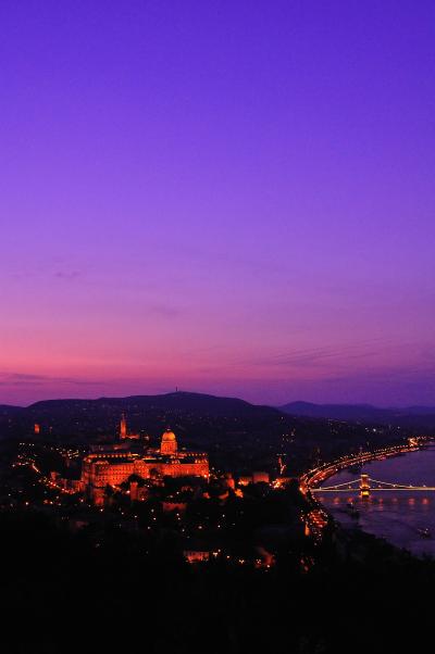 三拍子のリズムに乗って中欧への足跡 -遠き山に日は落ちて編-