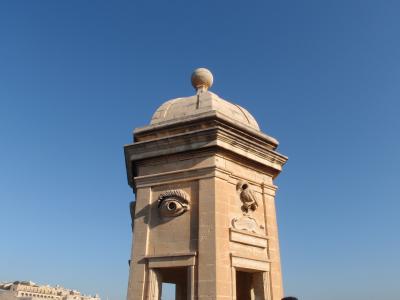 マルタ島　巨石神殿の世界遺産とAJクィネルの住んだ島を訪ねて　９　４日目午前ー昼　スリーシティーズ、カルカーラの日本海軍慰霊碑、マルサシュロック、マルタ会議記念碑