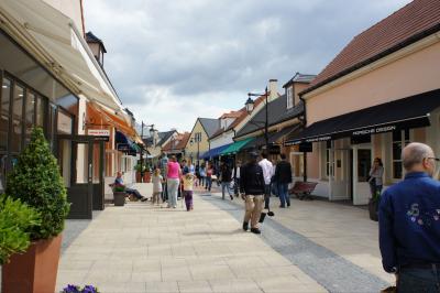 '2011 7月のパリ　3日目☆パリのアウトレット『ラ・ヴァレ・ヴィレッジ』