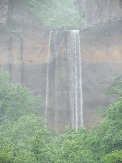 念願の日本の滝百選『インクラの滝』！！◆2011年7月の北海道は雨だった【その８】