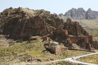 トルコ・アララト山麗・国境の町「ドゥバヤジット」