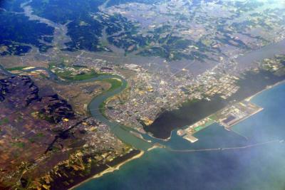 ０４．札幌～博多出張　なか卯 札幌駅地下街店の朝食　新千歳～博多JALの翼の空の旅