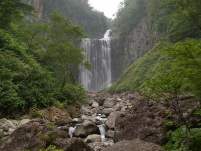 山あり滝ありゴルフあり　２０１１夏の北海道(3)　滝メグラーが行く１２７　日本の滝百選『飛龍　賀老の滝』