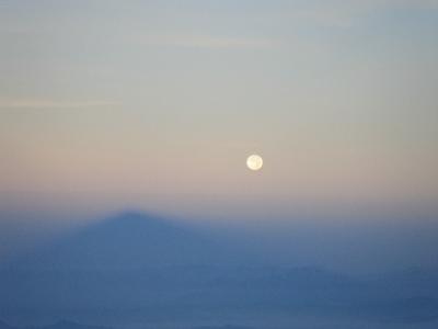 お盆に富士宮口から御殿場口へトラバースして富士登山