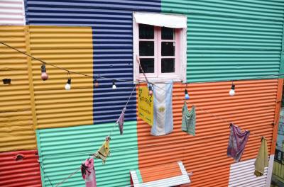 南米旅行　ド派手で美しく格好いい原色でカラフルな街並み