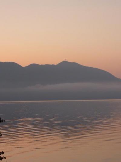涼を求めて北海道【074】日の出前深呼吸すると支笏湖の清澄さが肺を射る