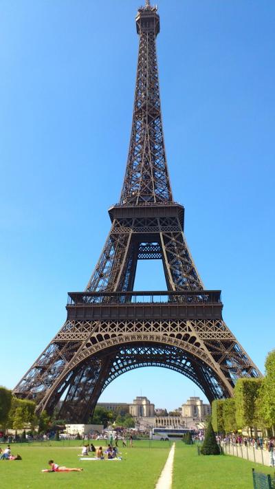 フランス　はじめての一人旅　　７．エッフェル塔～凱旋門