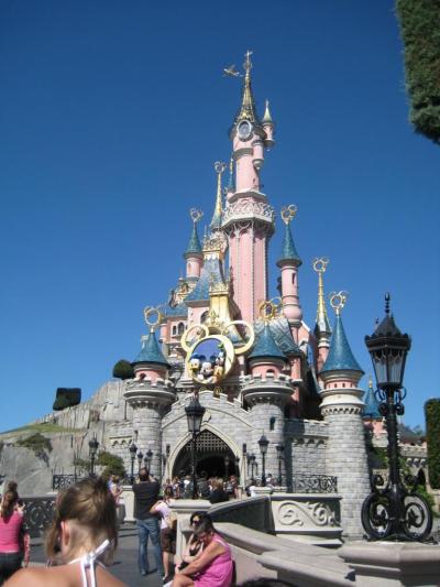 ぬてまろがパリ・ディズニーランド（Disneyland Paris)