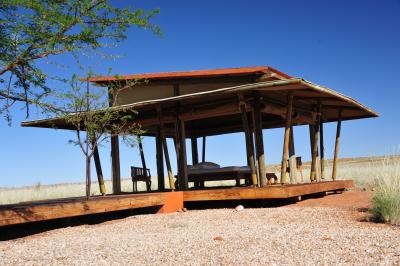 ボツワナ＆ナミビア旅行(7)　ナミブ砂漠のプライベートロッジ（WOLWEDANS PRIVATE CAMP）