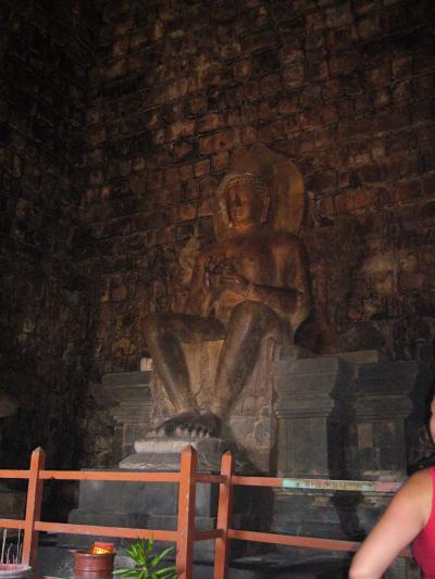 2010夏 朝焼けのボロブドゥール遺跡をめざして ～パオン寺院・ムンドゥッ寺院 周辺散策～