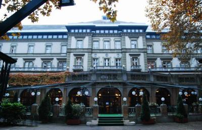 ブタペスト市内観光　　① 　　ホテルの様子から～