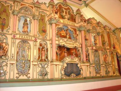 河口湖・オルゴールの森美術館にて、富士山と湖を望み“音楽と花”を楽しむ ！