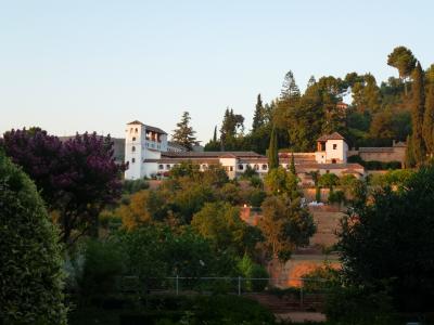 グラナダでイスラム王朝最後の宮殿に行きたい