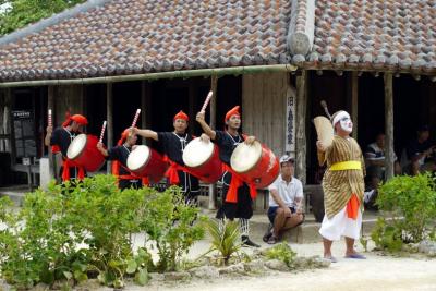 ３５．２０１１年夏休み８泊９日の国内旅行　琉球村 エイサー演舞