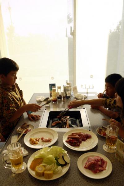 ３９．２０１１年夏休み８泊９日の国内旅行　残波岬ロイヤルホテル バーベキューレストラン ロイヤルパームの夕食その２