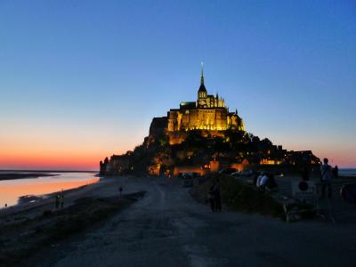 [１４ of １５]　ベルギー・フランス　８日間ドライブ旅行　７日目②：　モン・サン・ミッシェル（修道院見学と夜景までの移り変わり）