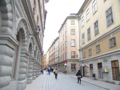 スットクホルムのガムラスタンとカタリーナヒッセン。