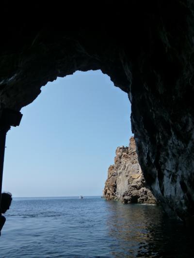 １６日間の美食とビーチバカンスのシチリア！Ｖｏｌ２９（第５日目昼）　☆エオリエ諸島：ヴルカーノ島(Vulcano)　温泉の島ヴルカーノを１周クルーズ観光♪ヴィーナスプールで優雅（？）に泳ぐ♪