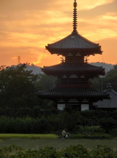 郡山城跡　そして　法起寺の夕景