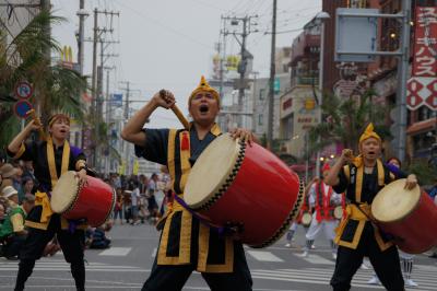 2011年10月08日-2 那覇 大綱挽き祭 国際通りのパレード