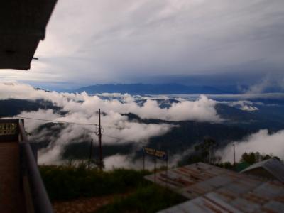 雨期にナガルコットへいくと雲ばっかり
