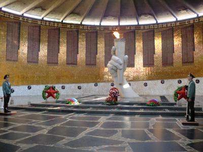◆ヴォルゴグラード◆ママエフの丘～戦没者の慰霊堂