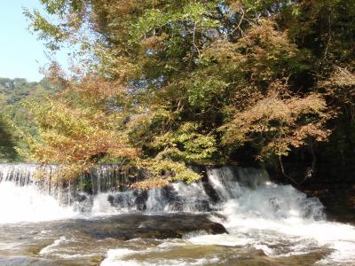 週末旅行　国内　富山県小矢部市近郊　少し紅葉した宮島峡と稲葉山牧場へ