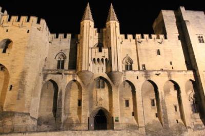 レンタカーで行く南仏の旅 2011-⑤ 城壁に囲まれた町、アヴィニョン