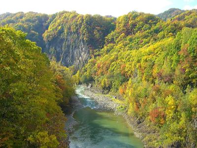 いい日旅立ち・北へ（エコカーでドライブ　３日目午後～４日目　日高山脈襟裳国定公園/紅葉の日高とサラブレッドの故郷　新冠）