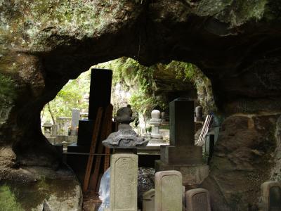 鎌倉・浄光明寺のやぐら